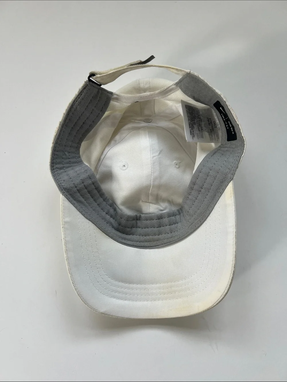 Child Nike White Cap Dri-Fit with Black Swoosh Logo And Reflective Back Tag - Picture 2 of 11